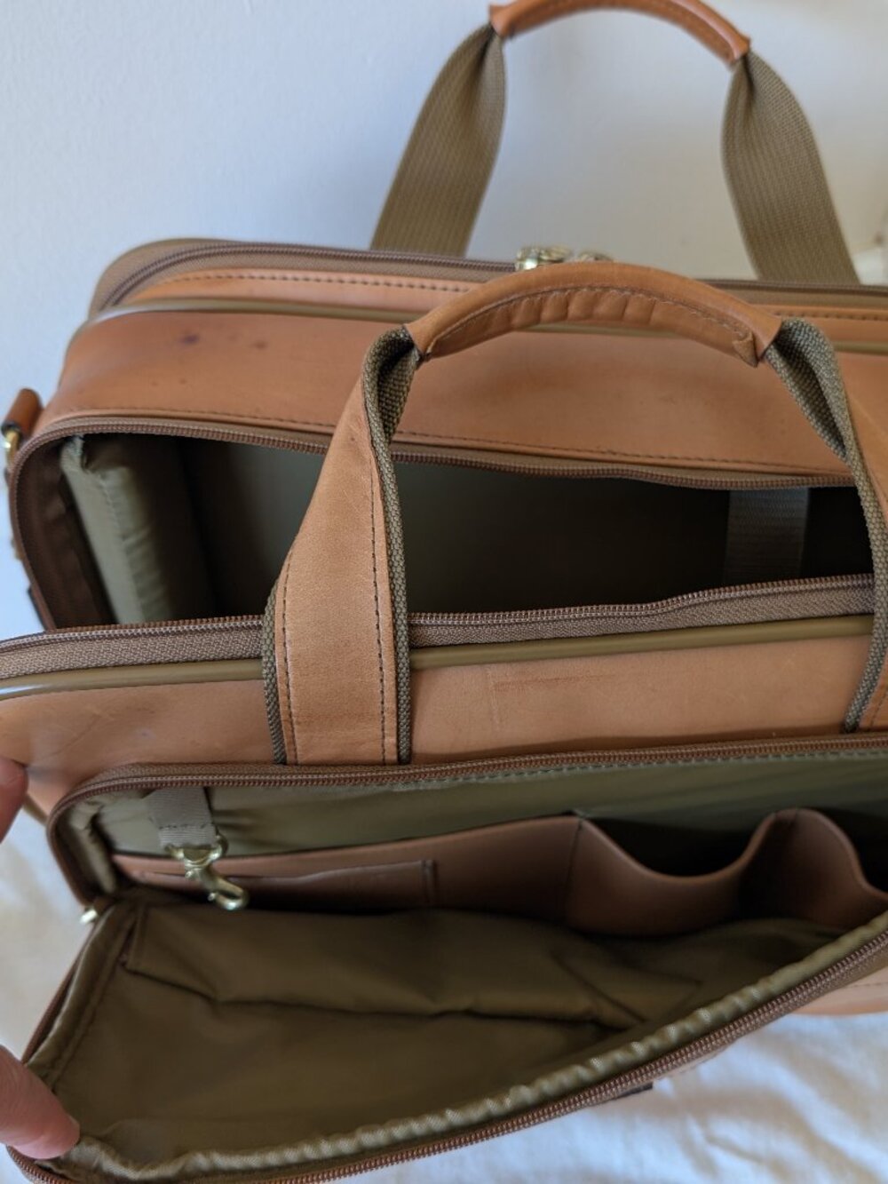 Hartmann Belting Leather Briefcase or Computer Case, Dual Compartment - Picture 8 of 16